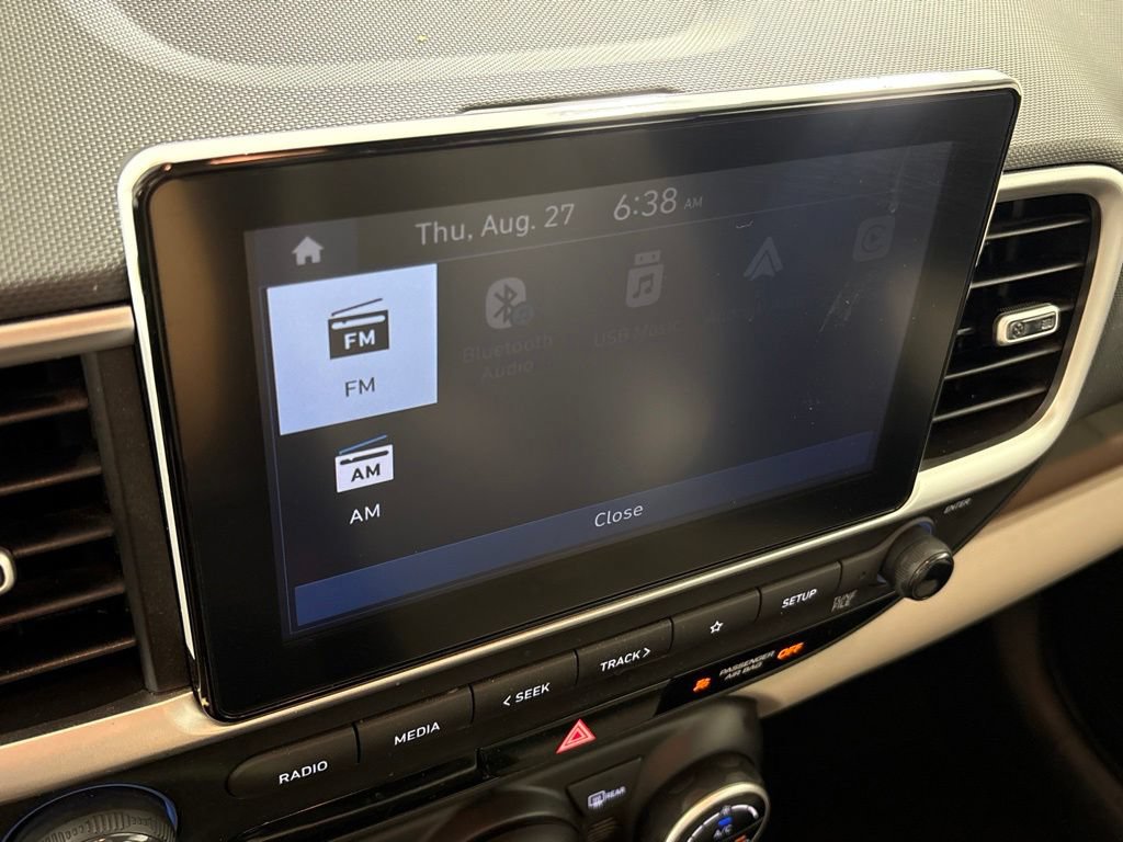 Used 2025 Hyundai Venue SEL FWD image 32