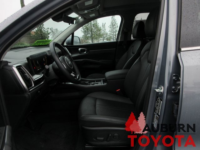 Used 2025 Kia Sorento S w/ Panoramic Sunroof Package image 12
