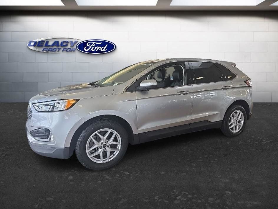 Used 2023 Ford Edge SEL w/ Convenience Package AWD/4WD image 2