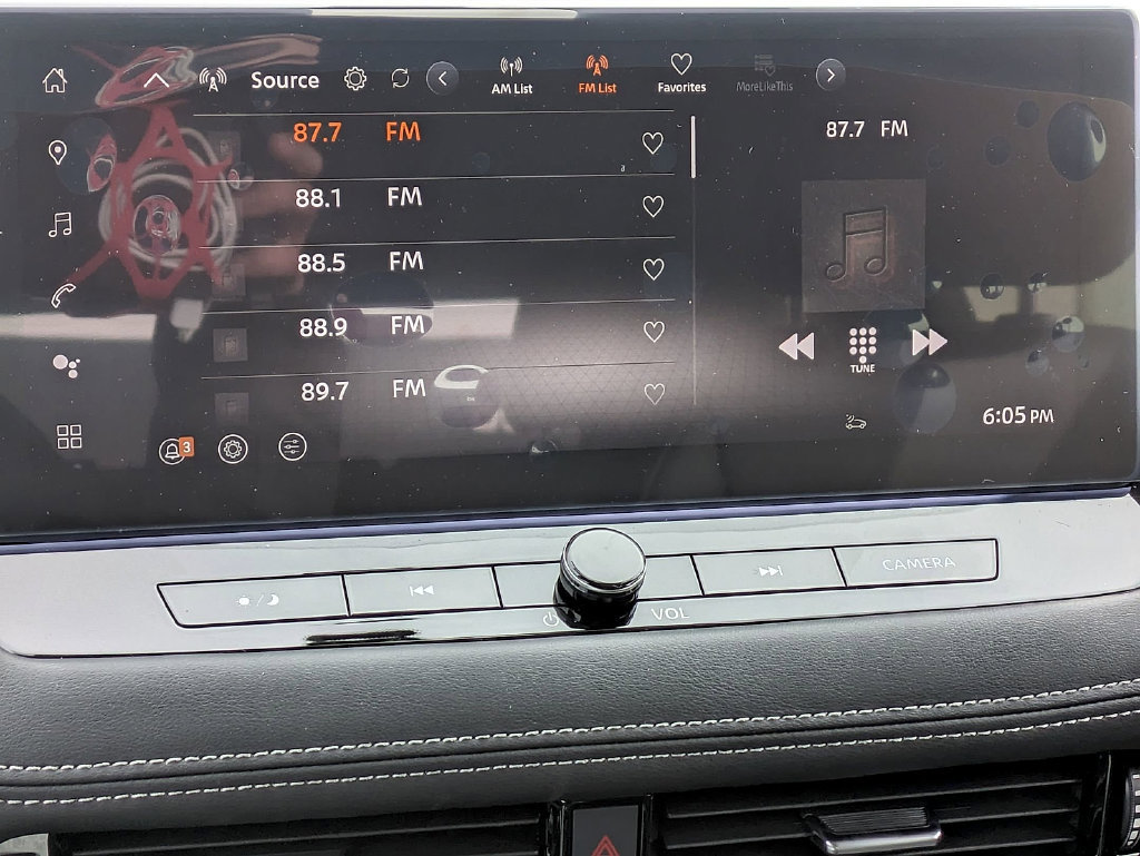 New 2025 Nissan Rogue SL w/ Tech Package AWD/4WD image 13