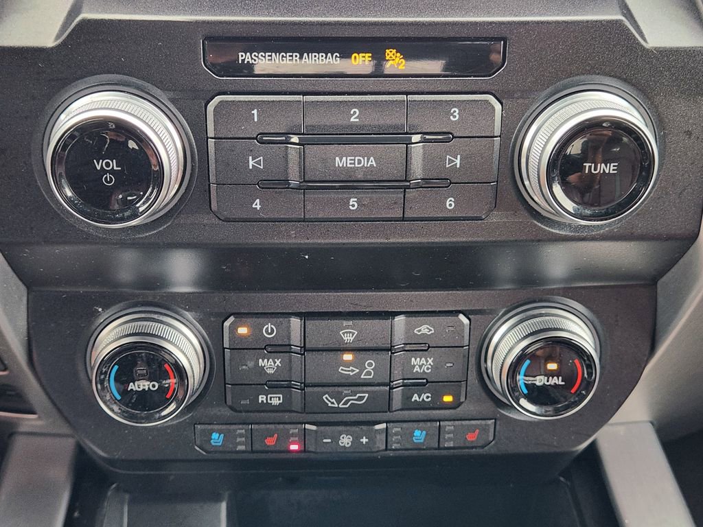 Used 2019 Ford F150 Platinum w/ Equipment Group 701A Luxury image 25