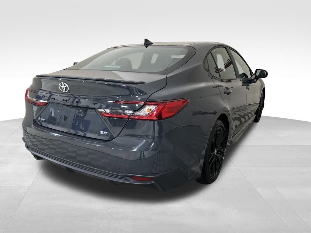 Used 2025 Toyota Camry SE image 5