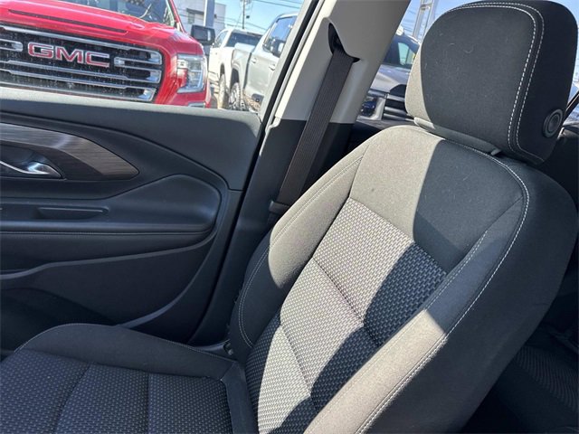 Used 2022 GMC Terrain SLE w/ Elevation Edition image 20