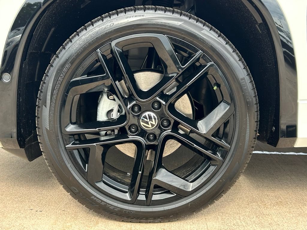 New 2026 Volkswagen Tiguan SE R-Line FWD image 38
