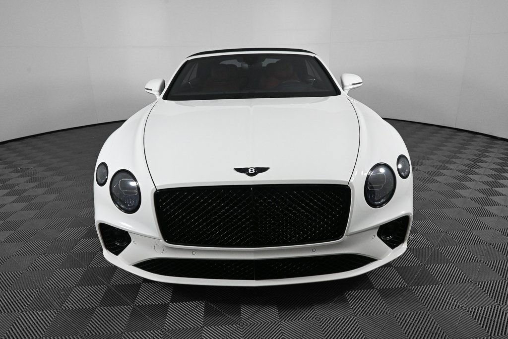 Used 2021 Bentley Continental GT V8 image 31