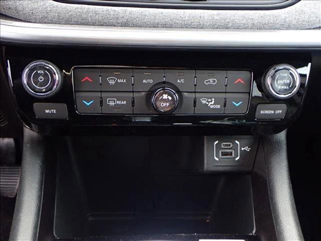 New 2026 Jeep Compass Latitude AWD/4WD image 20