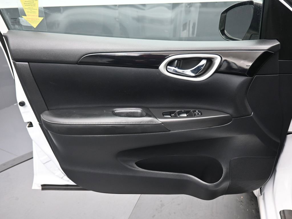 Used 2018 Nissan Sentra SV image 9