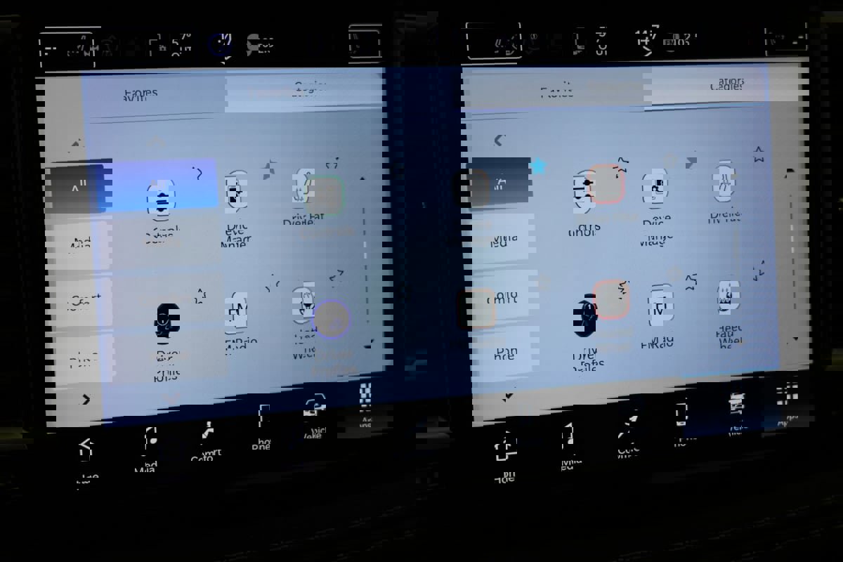 Used 2024 Chrysler Pacifica Touring-L image 54