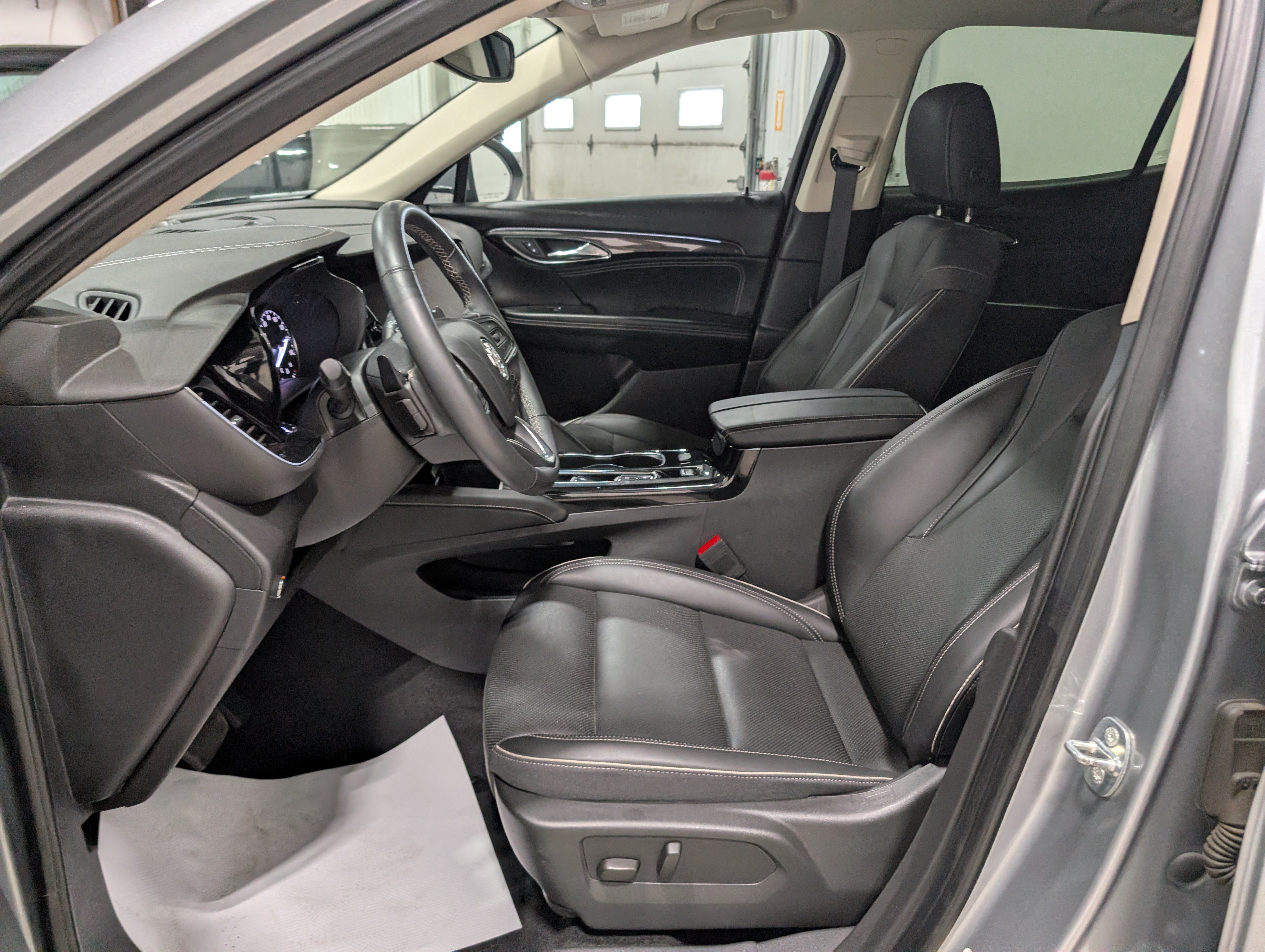Used 2023 Buick Envision Essence AWD/4WD image 13