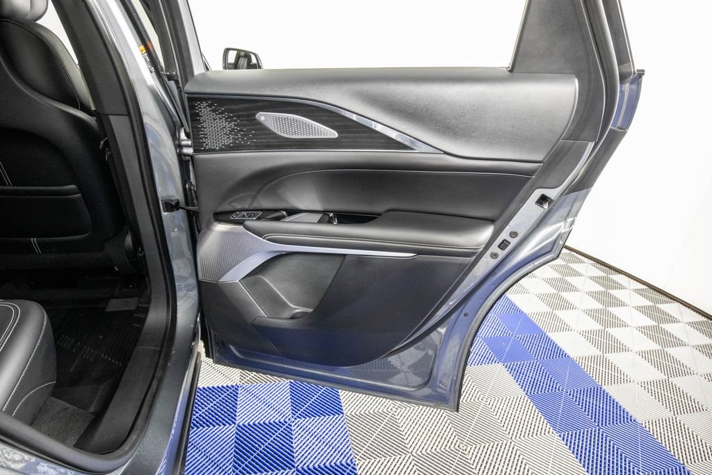 Used 2023 Cadillac Lyriq 2WD image 14