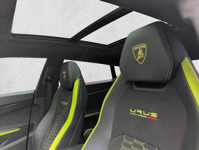Used 2022 Lamborghini Urus AWD/4WD image 12