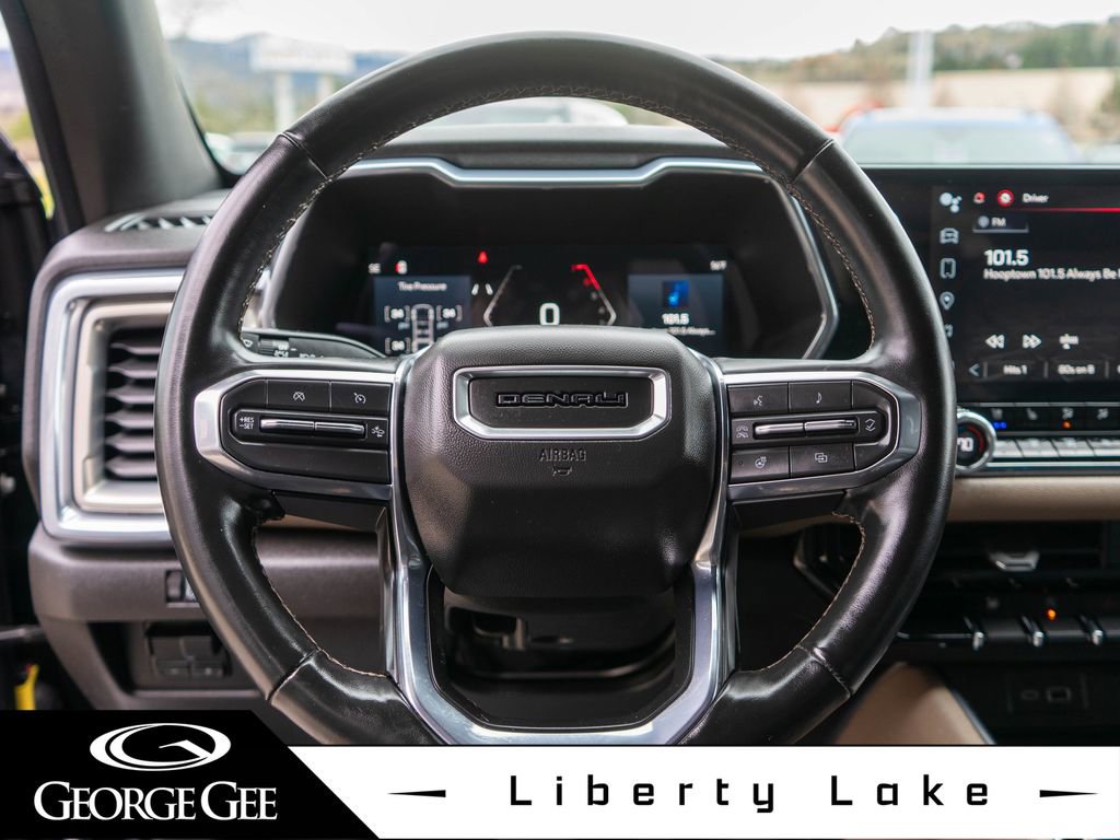 Used 2023 GMC Canyon Denali image 14