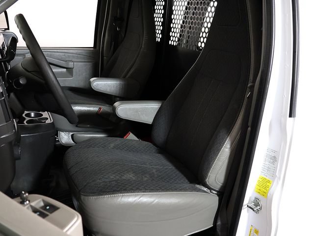 Used 2025 Chevrolet Express 2500 w/ Driver Convenience Package RWD image 4