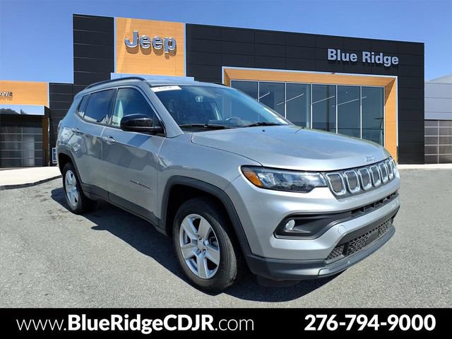 Used 2022 Jeep Compass Latitude w/ Convenience Group AWD/4WD image 1