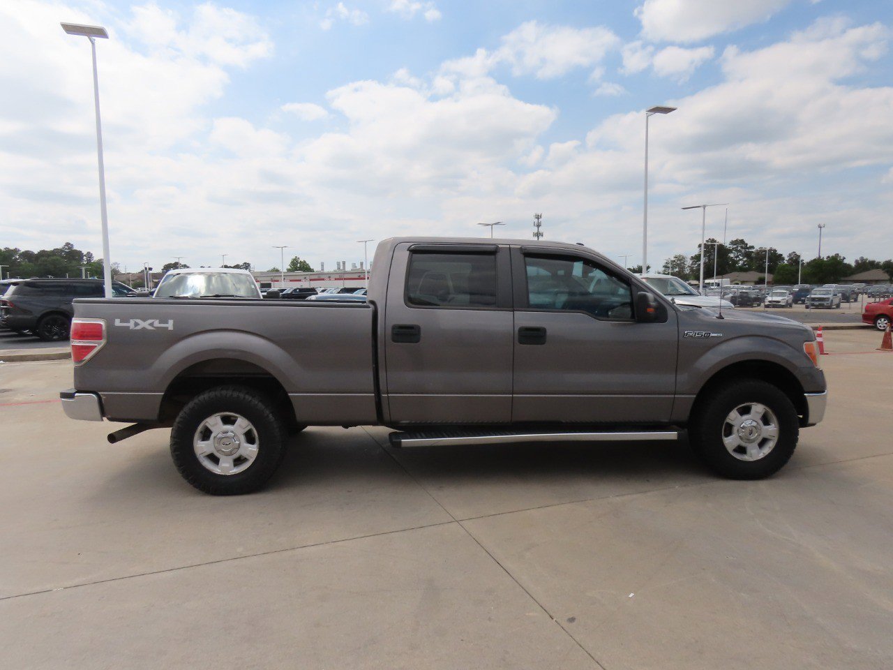 Used 2014 Ford F150 XLT w/ Equipment Group 301A Mid AWD/4WD image 10