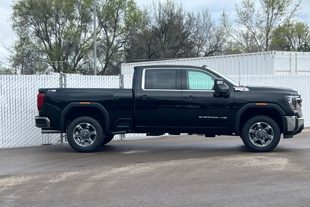 New 2026 GMC Sierra 2500 SLE AWD/4WD image 3
