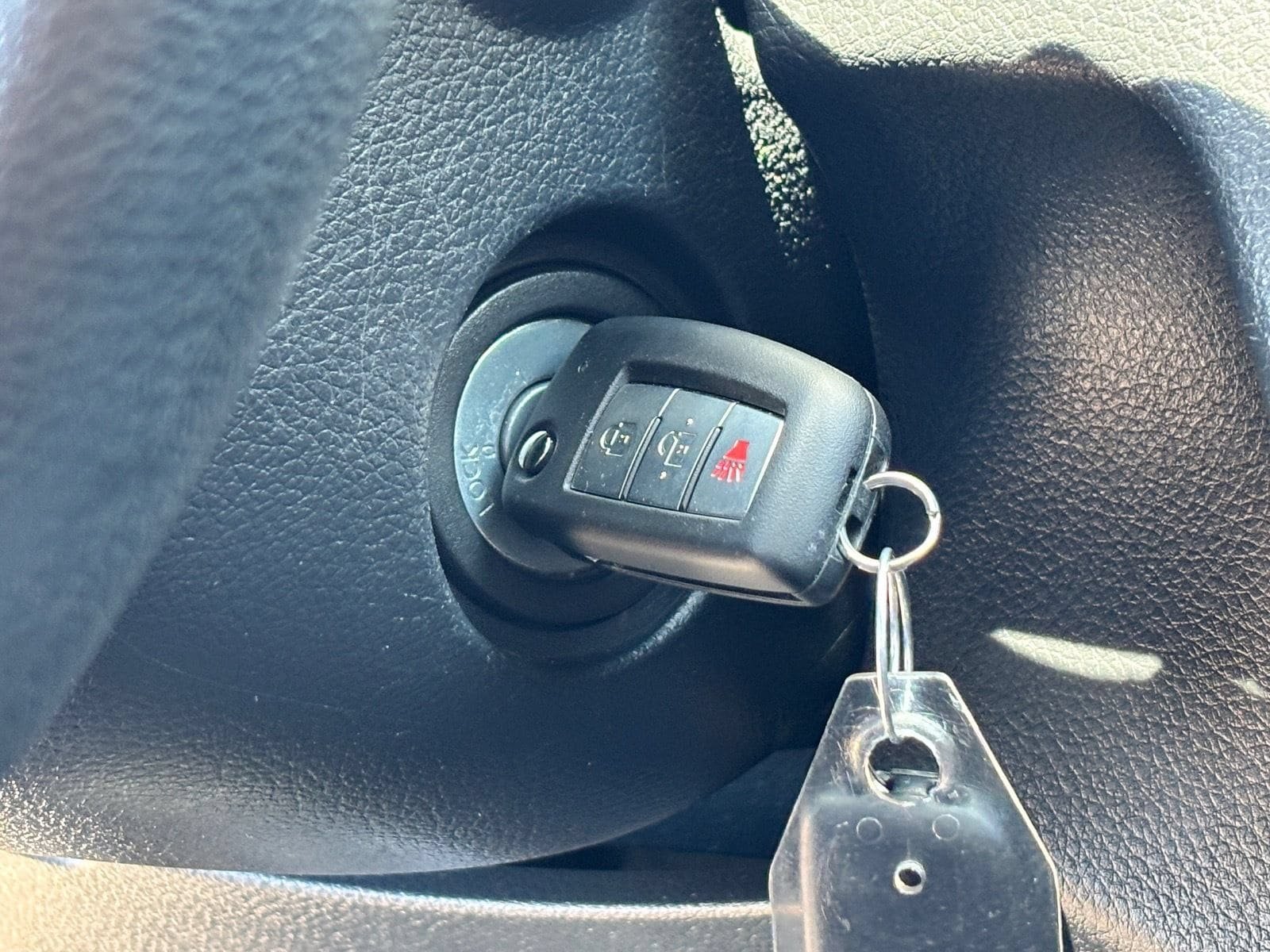 Used 2020 Nissan Rogue S FWD image 21