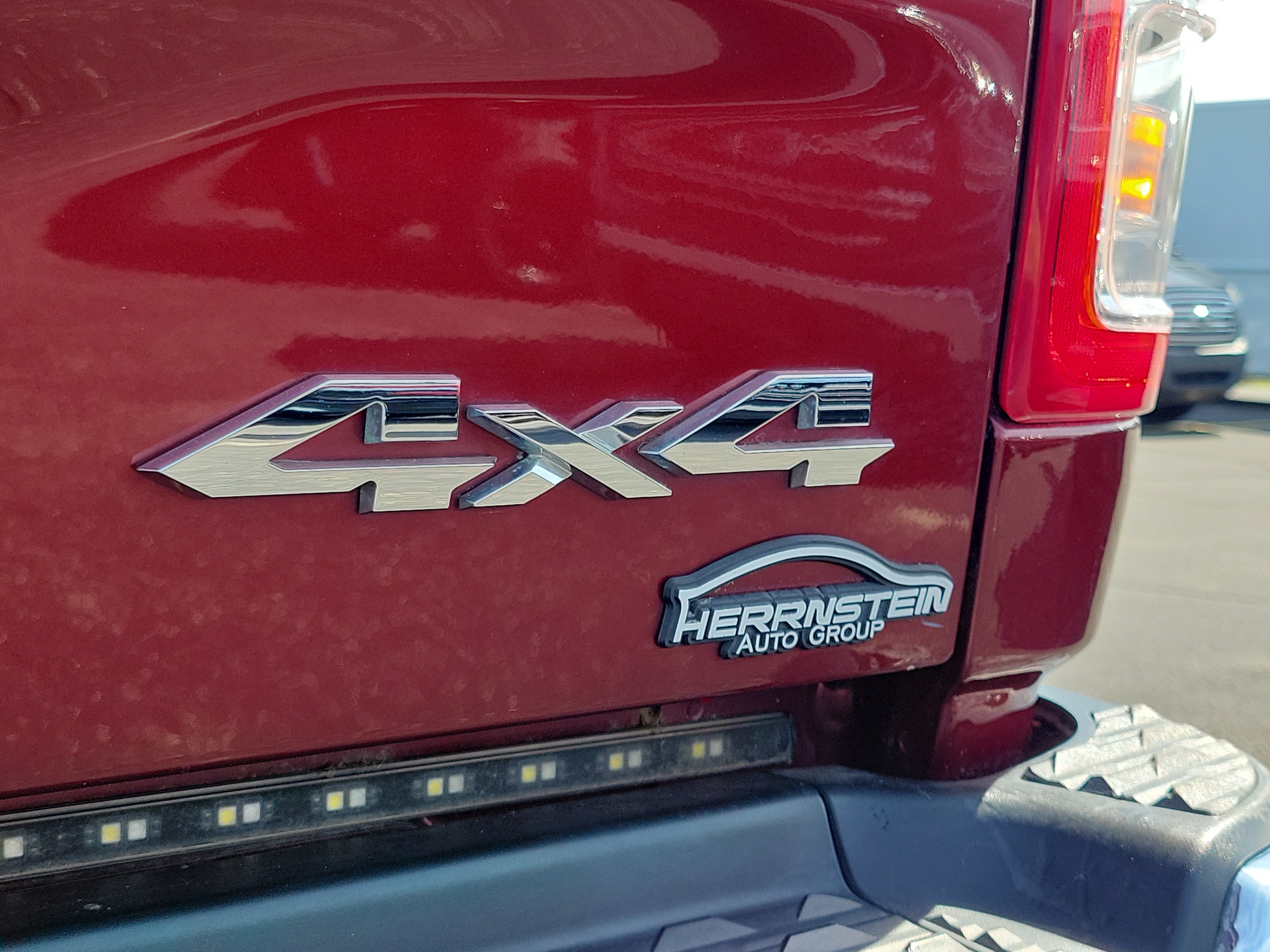 Used 2023 RAM 2500 Tradesman w/ Chrome Appearance Group AWD/4WD image 7