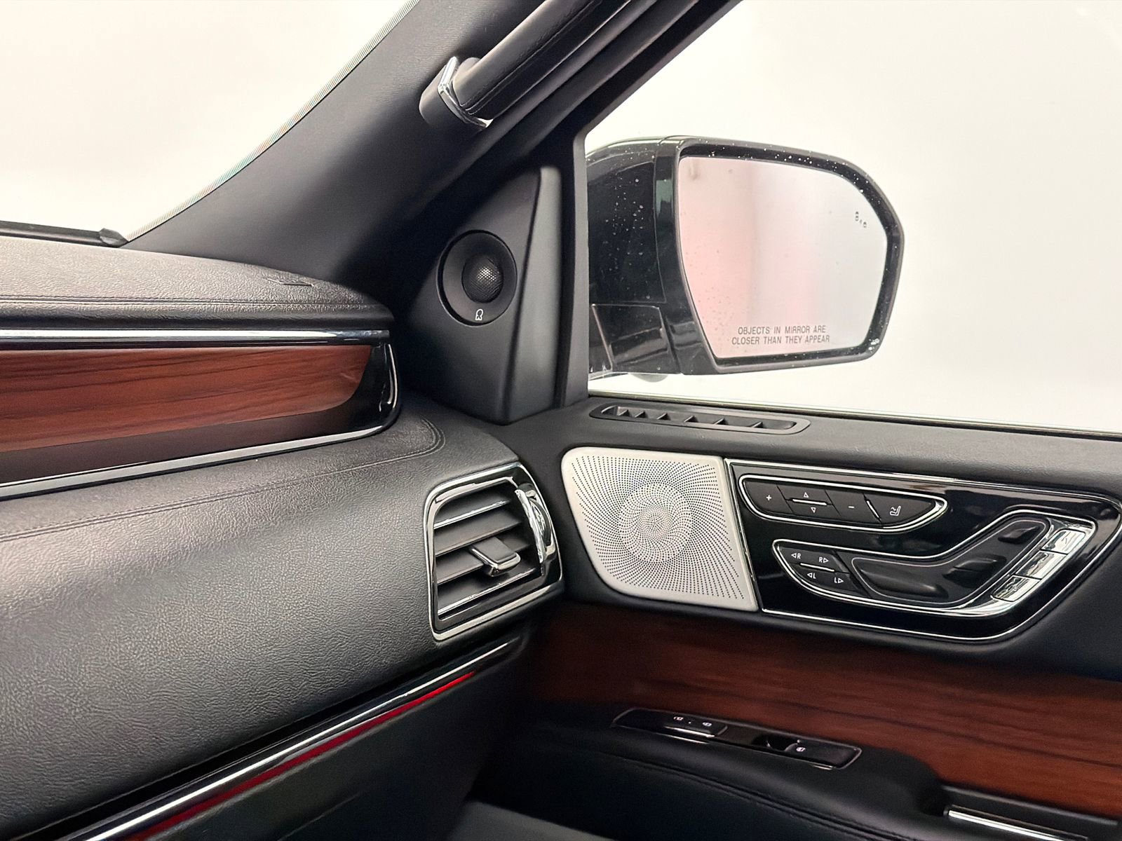 Used 2020 Lincoln Navigator Reserve w/ Luxury Package image 37