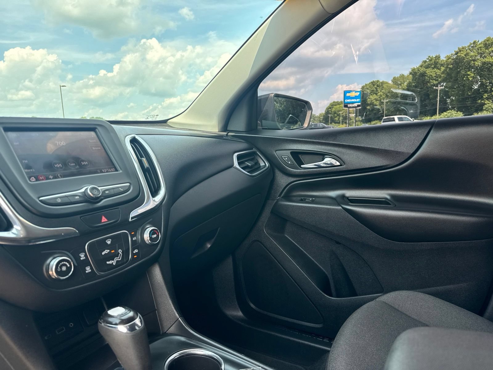 Used 2020 Chevrolet Equinox LT AWD/4WD image 24