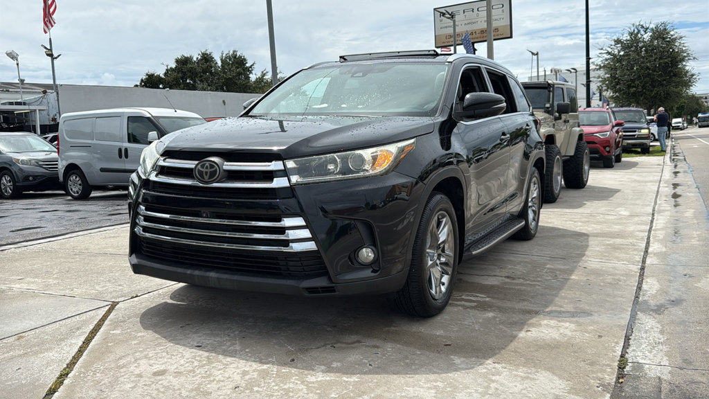 Used 2018 Toyota Highlander Limited Platinum AWD/4WD image 9