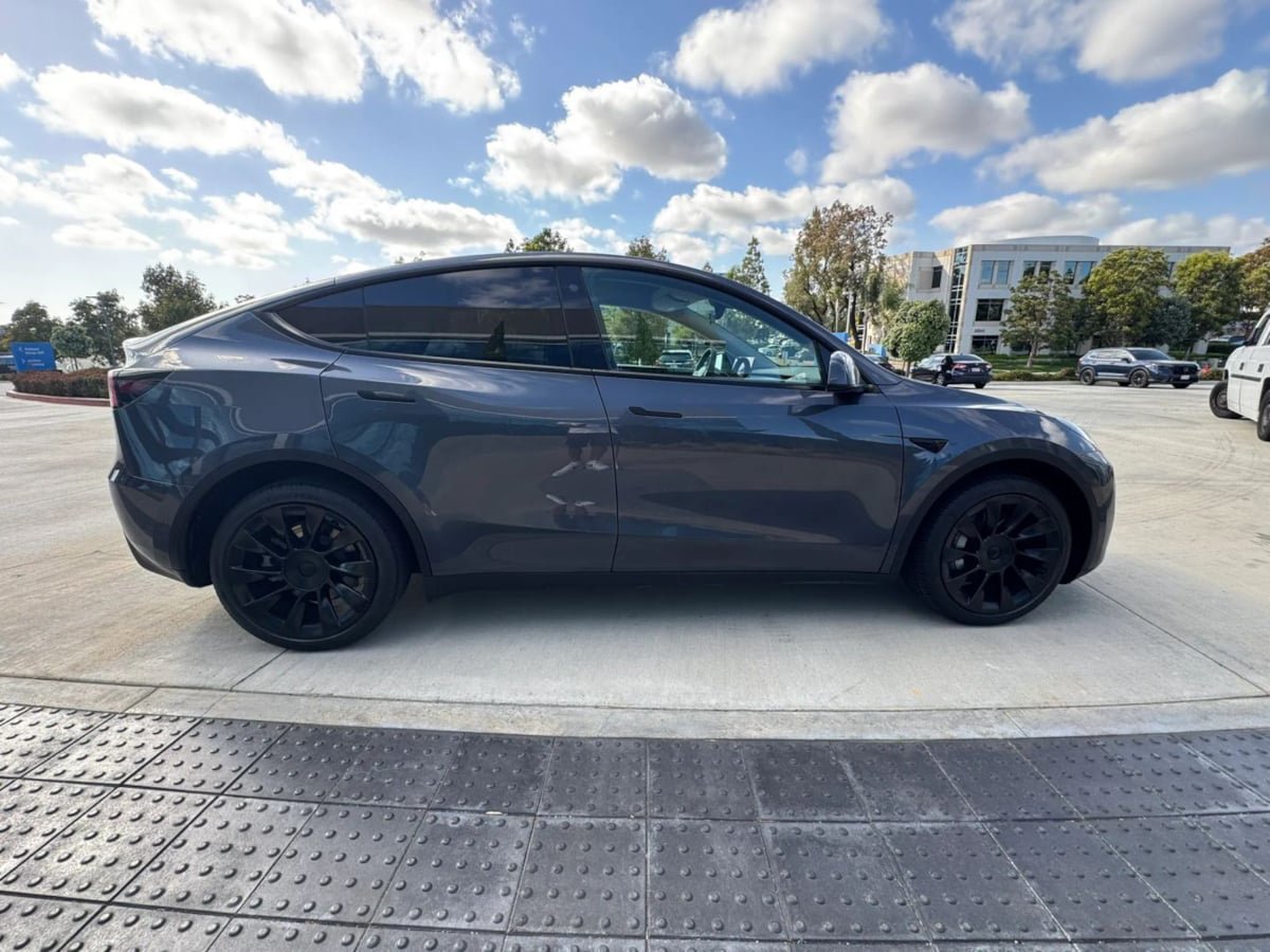 Used 2022 Tesla Model Y Long Range AWD/4WD image 7
