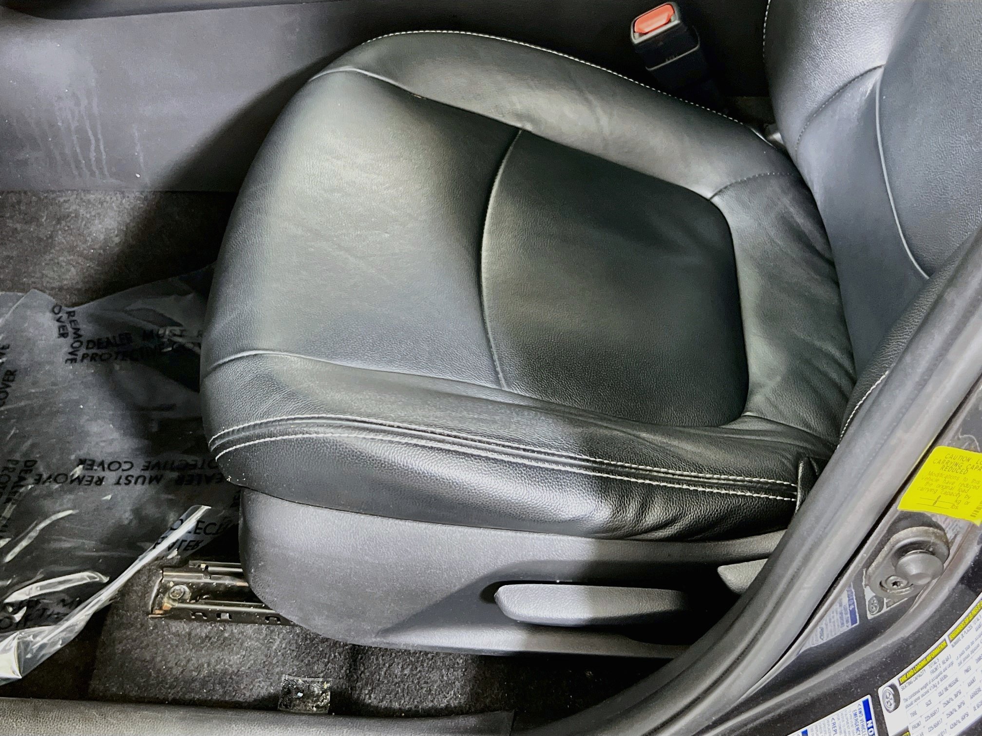 Used 2021 Toyota RAV4 LE w/ Carpet Mat Package (TMS) AWD/4WD image 18