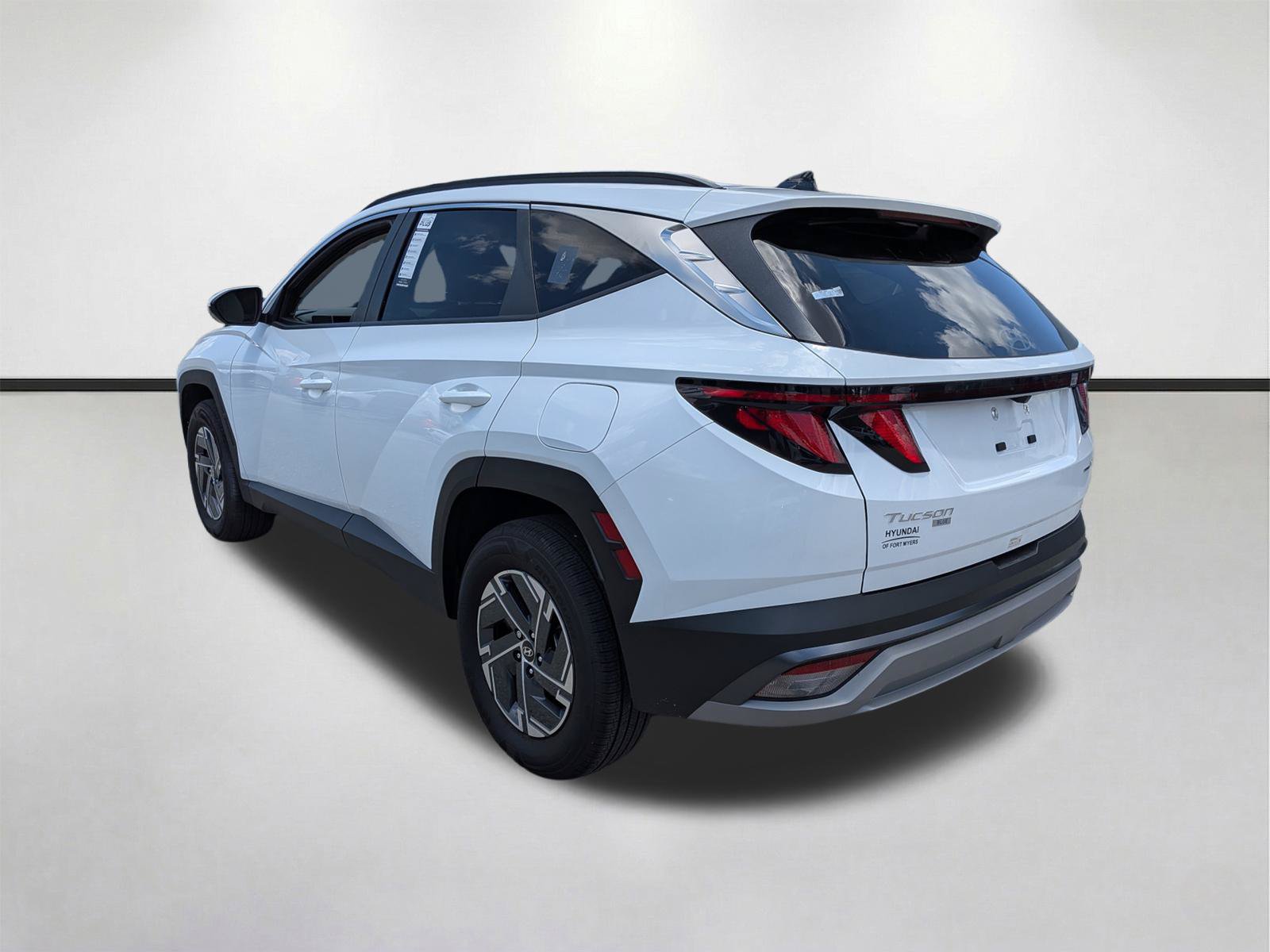Used 2025 Hyundai Tucson Blue AWD/4WD image 6