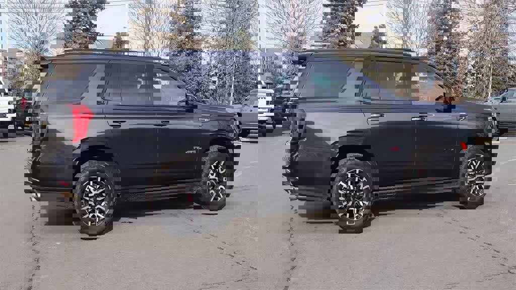 Used 2023 GMC Yukon AT4 image 9