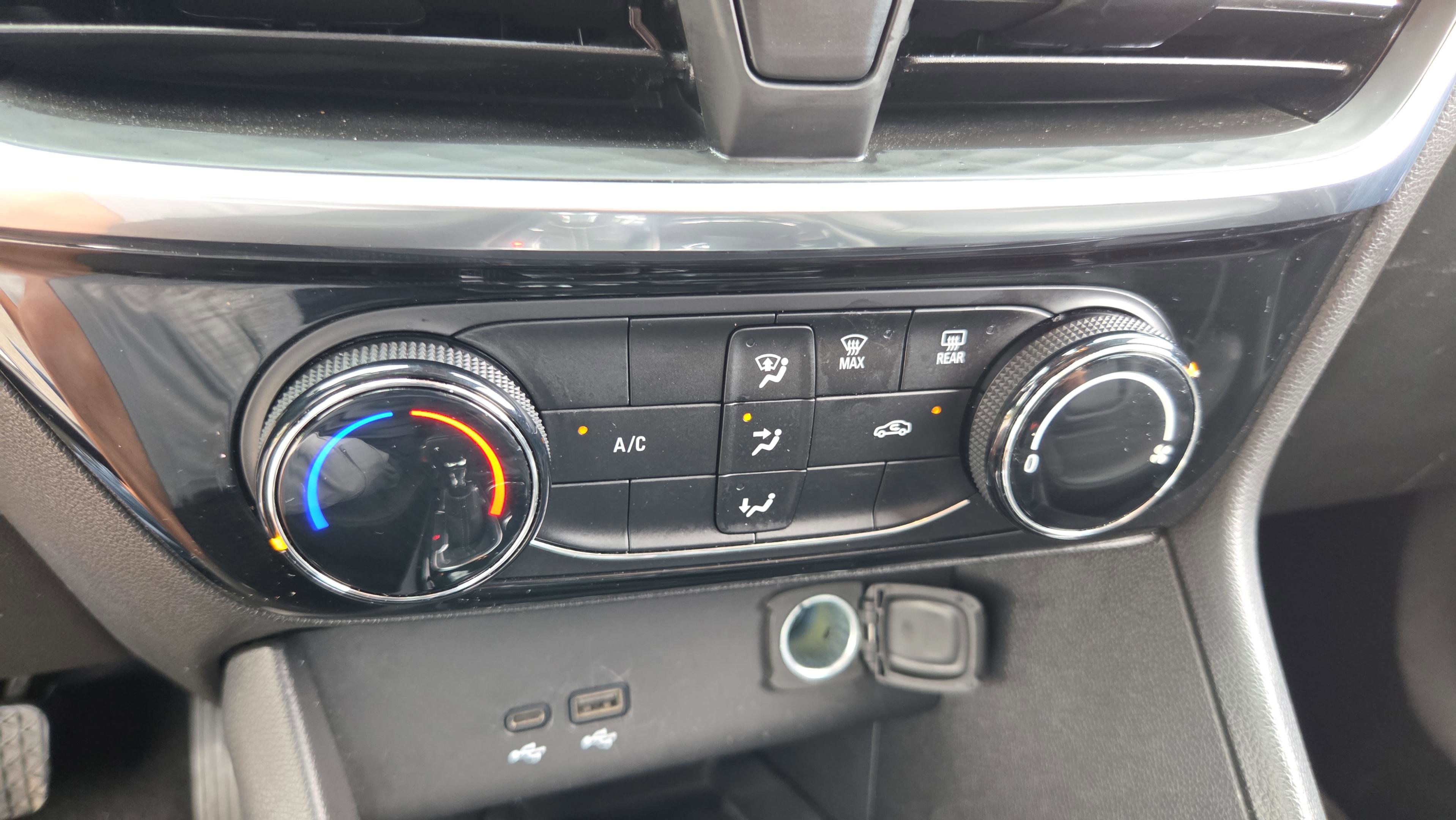 Used 2024 Buick Encore GX Sport Touring image 20