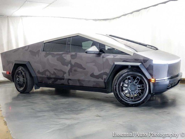 Used 2024 Tesla Cybertruck Cyberbeast AWD/4WD image 2