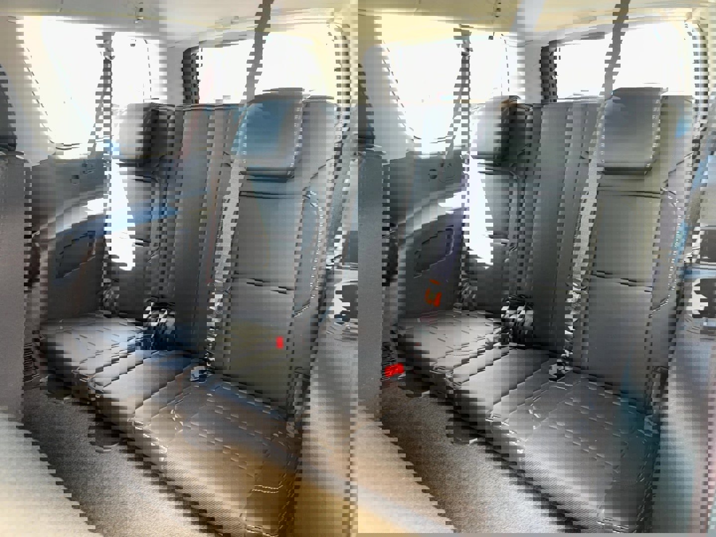 Used 2016 Chevrolet Suburban LTZ AWD/4WD image 17