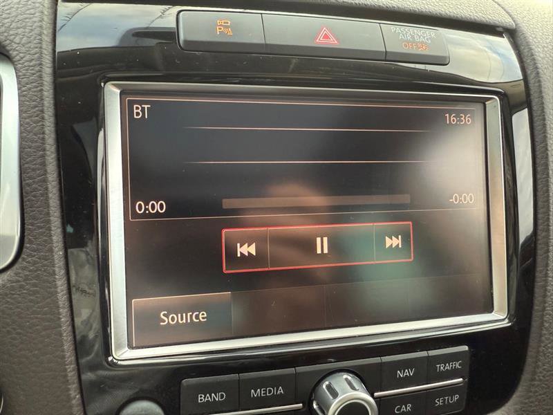 Used 2011 Volkswagen Touareg Executive image 17