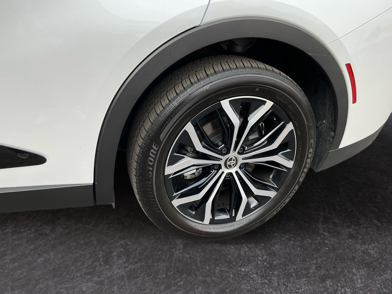 Used 2024 Toyota Crown XLE image 9