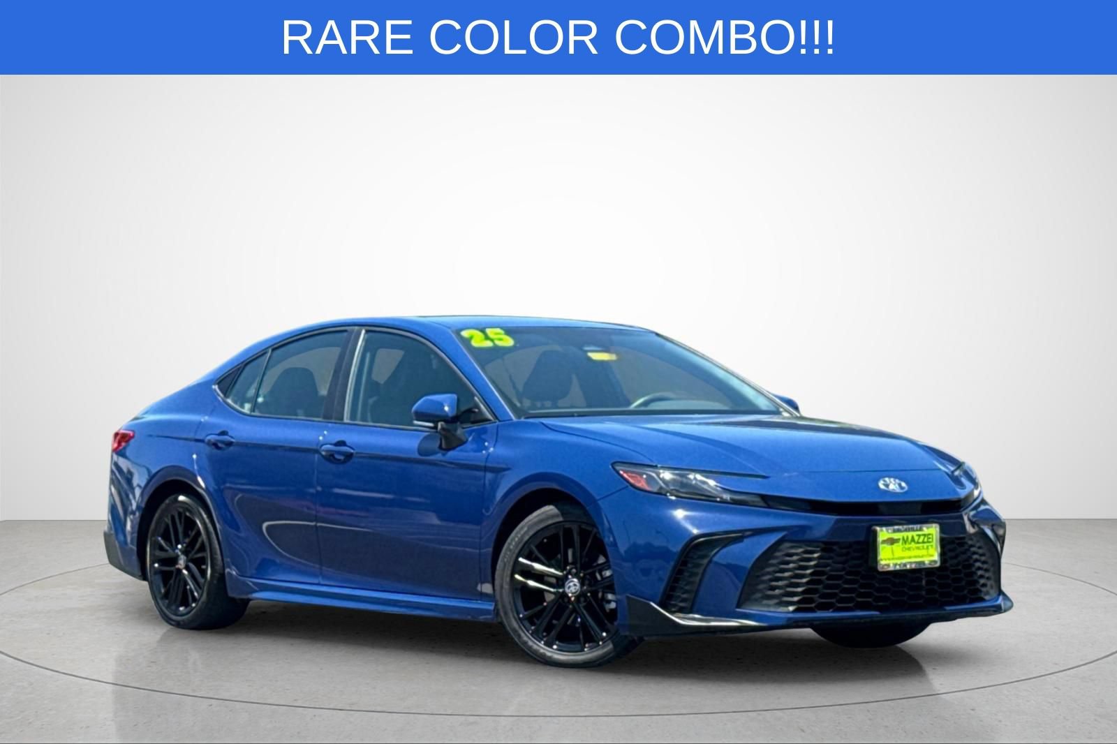 Used 2025 Toyota Camry SE FWD image 2