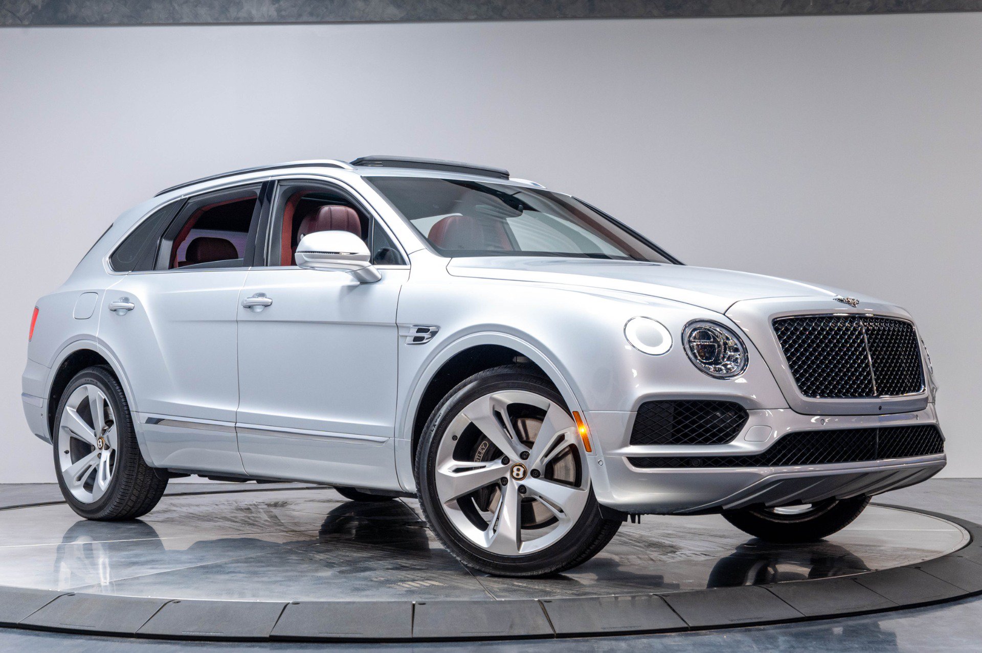 Used 2020 Bentley Bentayga AWD/4WD image 56