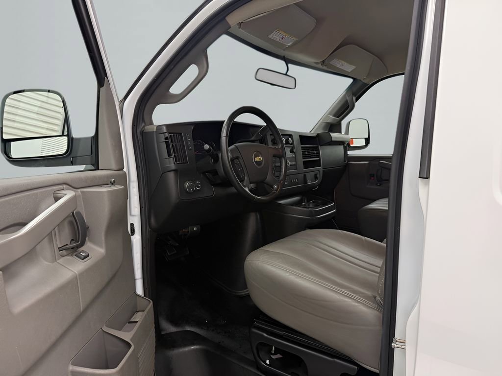 Used 2023 Chevrolet Express 3500 w/ Driver Convenience Package image 9