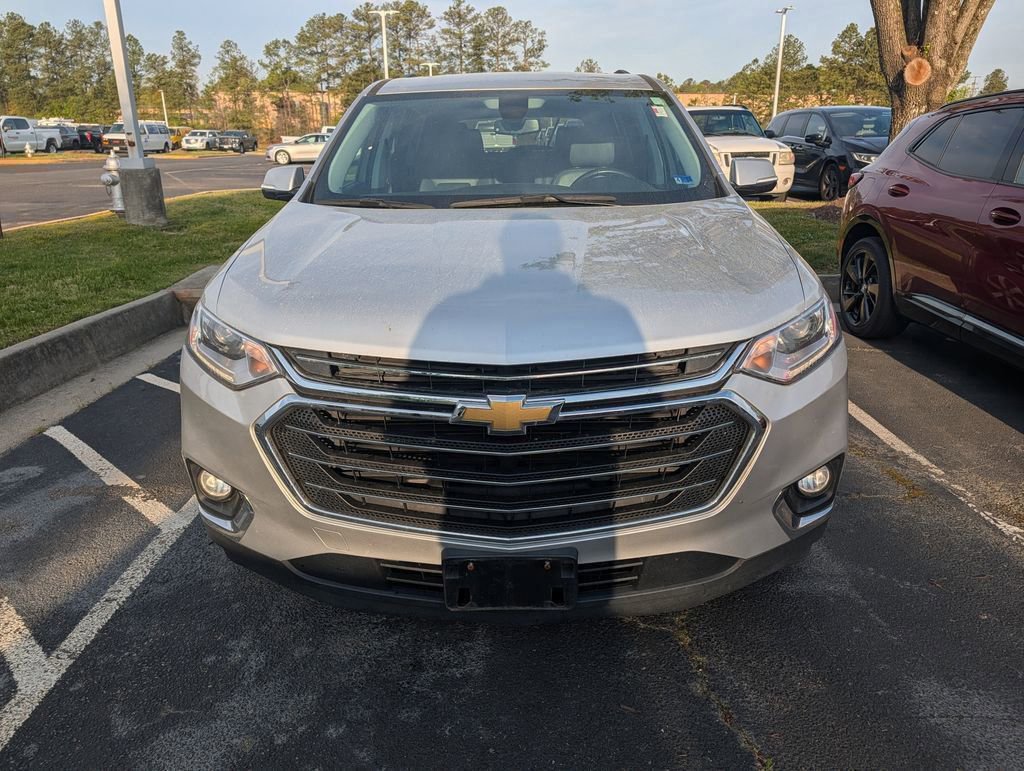 Used 2019 Chevrolet Traverse LT w/ LT Premium Package image 2