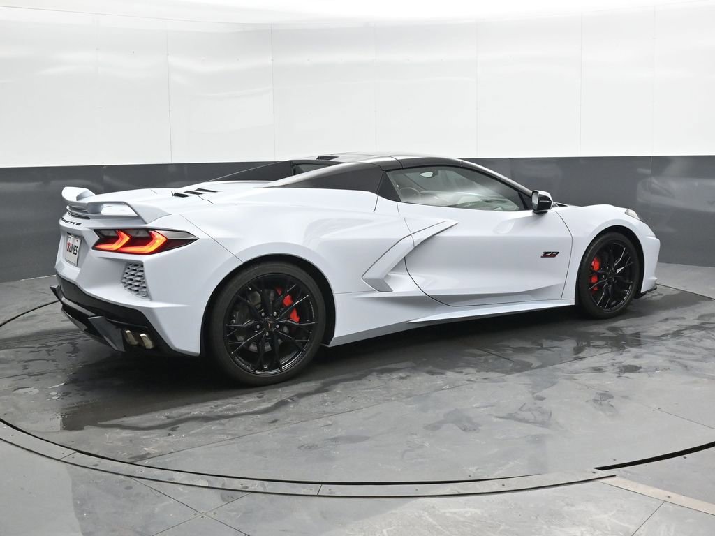 Used 2023 Chevrolet Corvette Stingray Premium Conv w/ Z51 Performance Package image 2