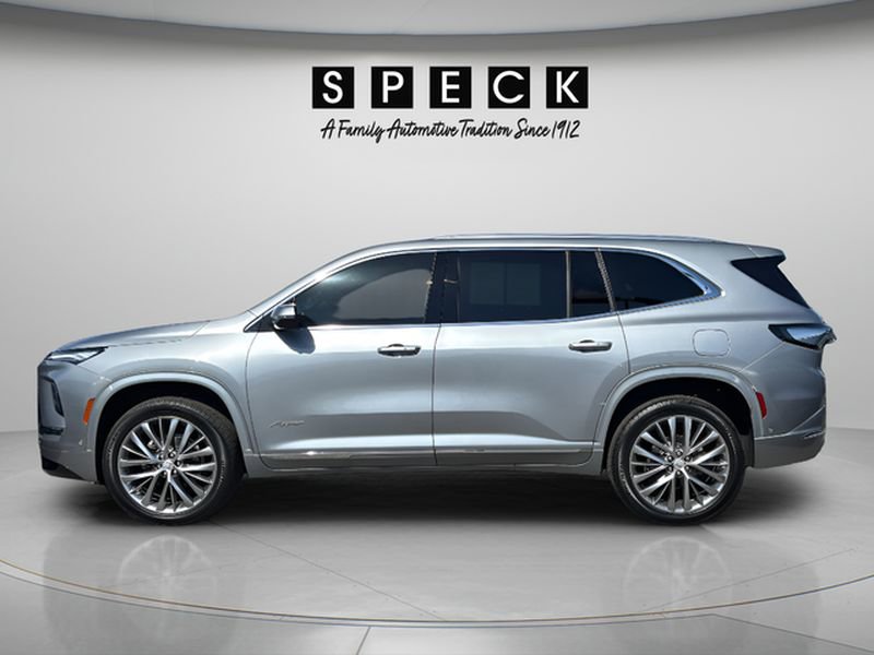 Used 2026 Buick Enclave Avenir w/ Super Cruise Package AWD/4WD image 2