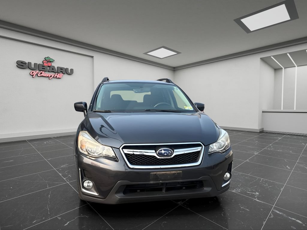 Used 2017 Subaru Crosstrek 2.0i Premium w/ Moonroof Package AWD/4WD image 3