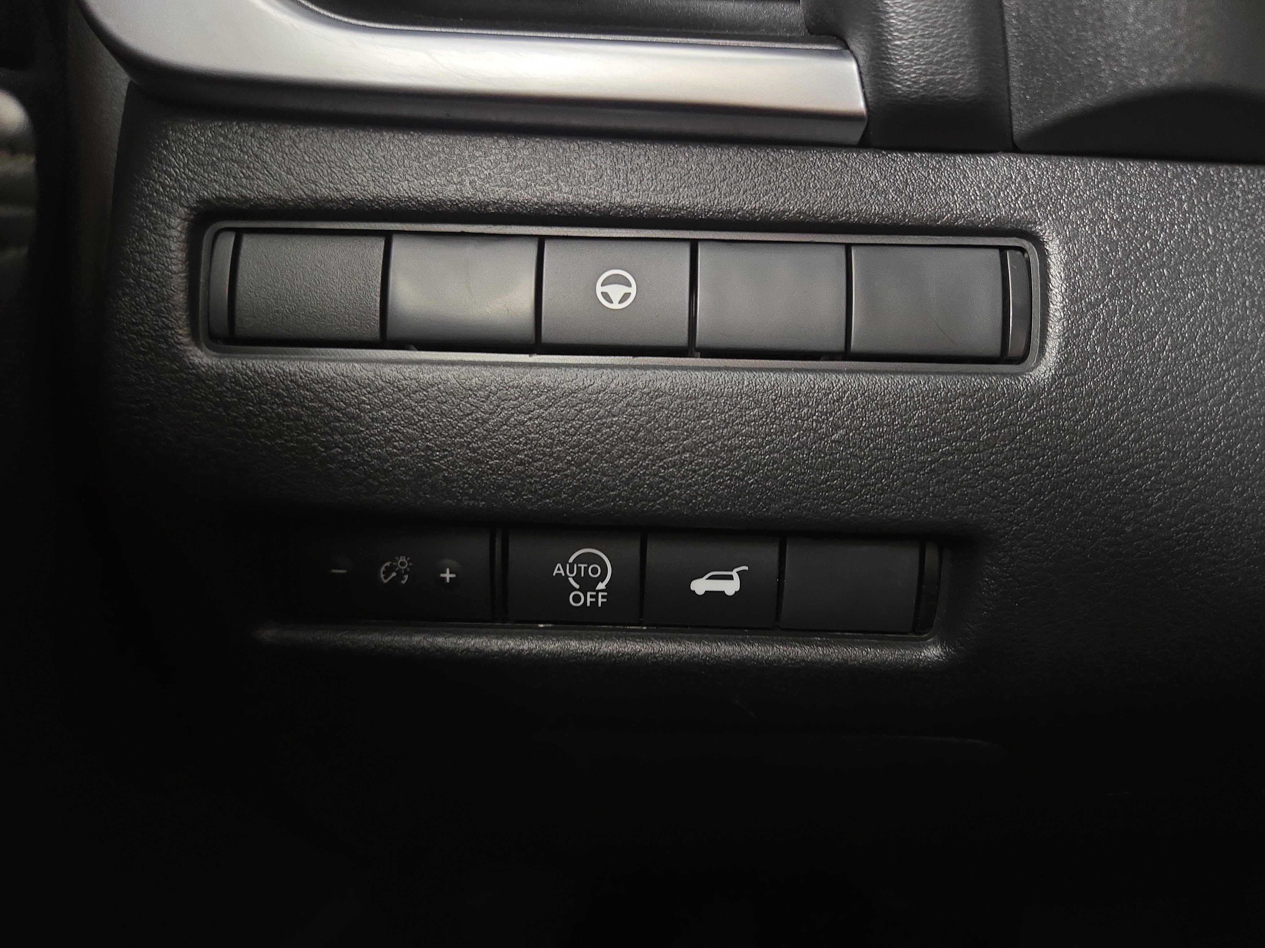 Used 2025 Nissan Rogue SV AWD/4WD image 23