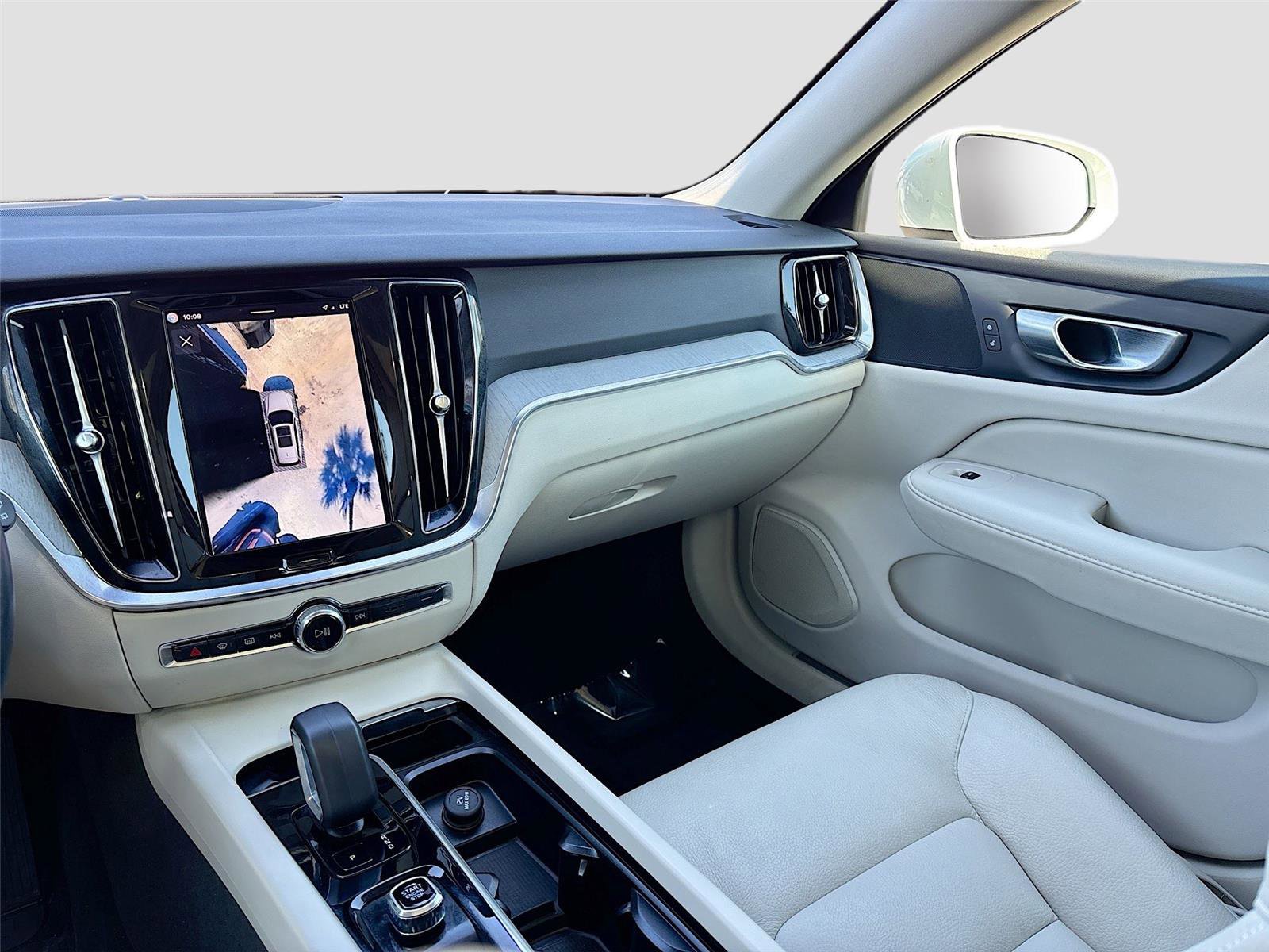 Used 2025 Volvo V60 B5 Cross Country Plus image 23