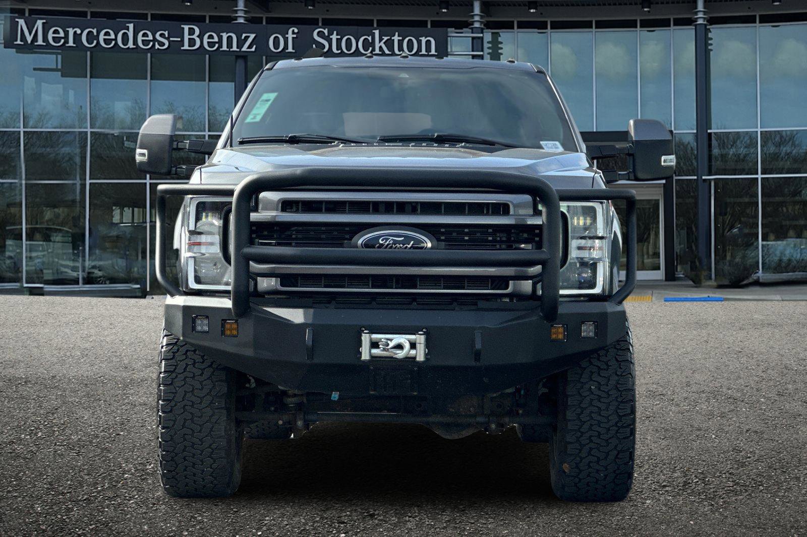 Used 2022 Ford F250 Lariat w/ Black Appearance Package image 9