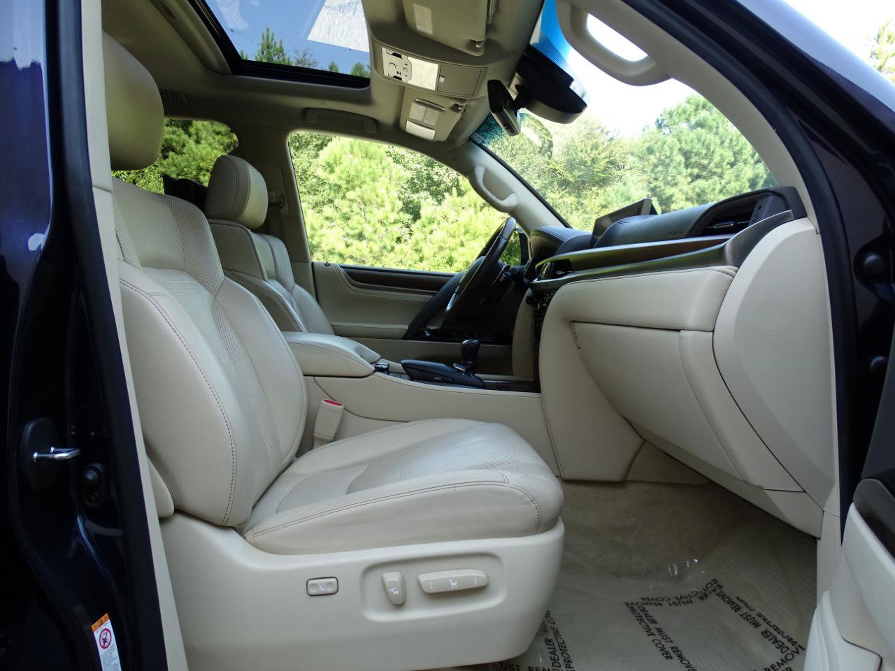 Used 2016 Lexus LX 570 4WD w/ Luxury Package image 43