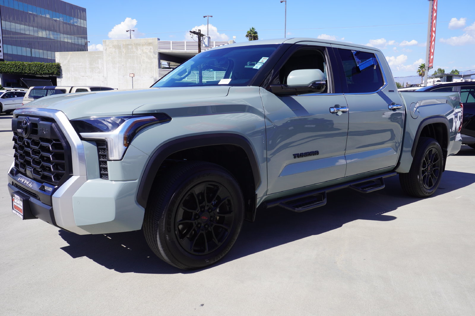 Used 2023 Toyota Tundra Limited w/ TRD Off-Road Package AWD/4WD image 4