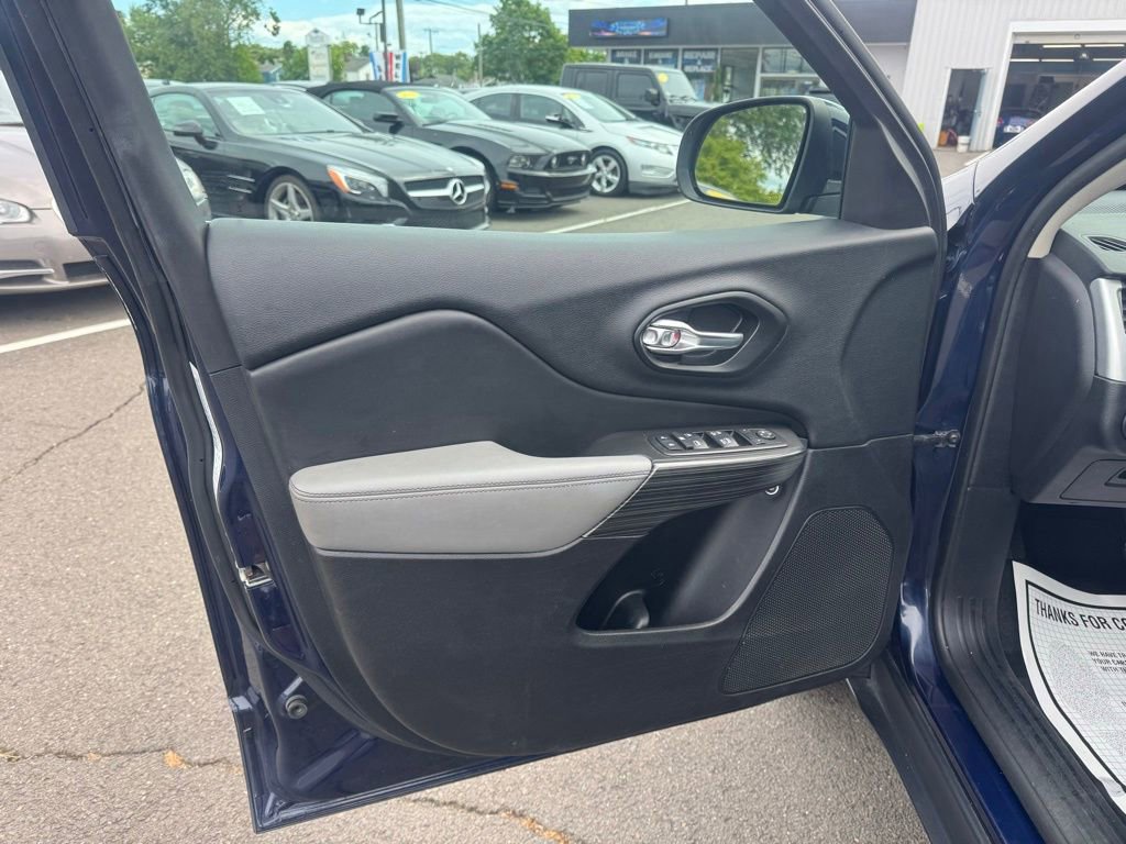 Used 2014 Jeep Cherokee Limited AWD/4WD image 28