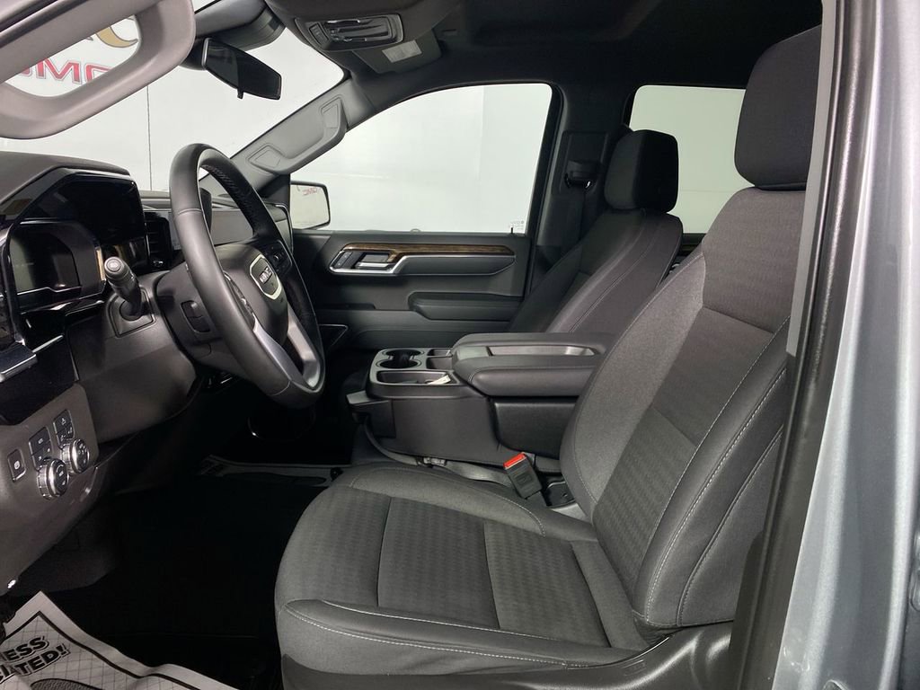 Used 2025 GMC Sierra 1500 Elevation image 11