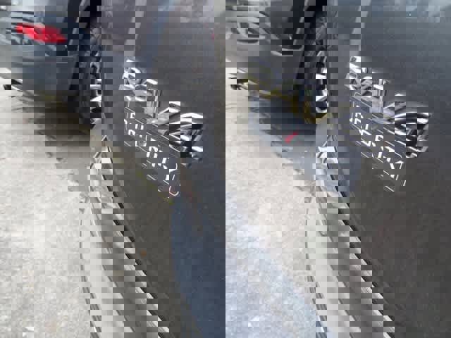 Used 2018 Toyota RAV4 SE image 18