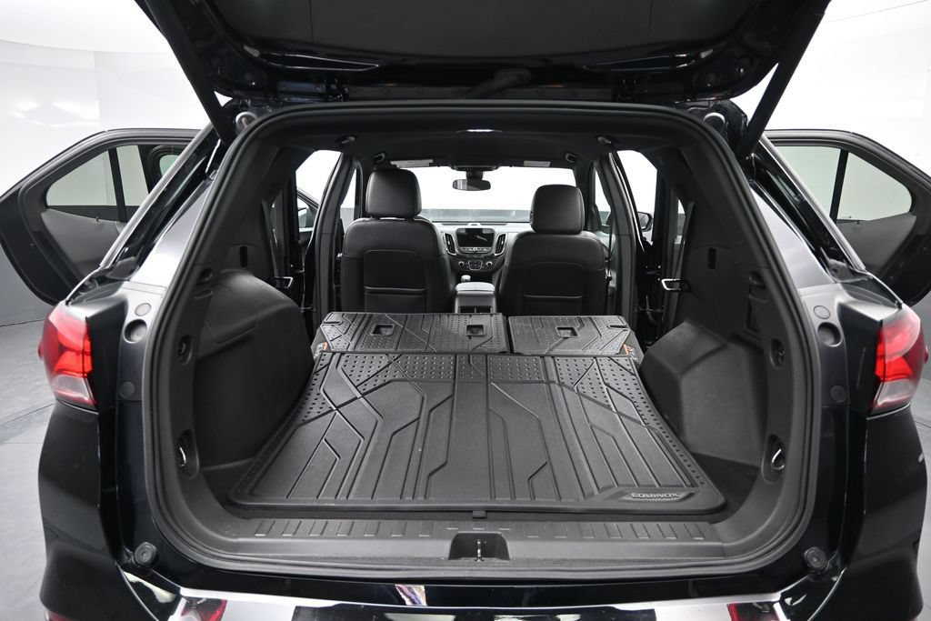 Used 2023 Chevrolet Equinox RS w/ RS Leather Package AWD/4WD image 17